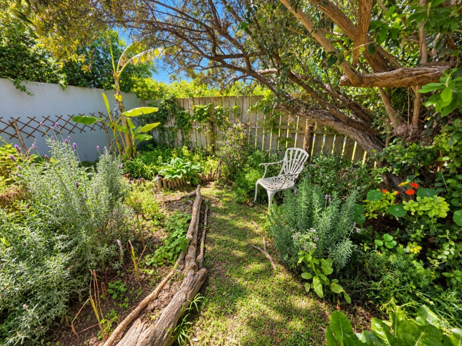 2 Bedroom Property for Sale in The Island Western Cape